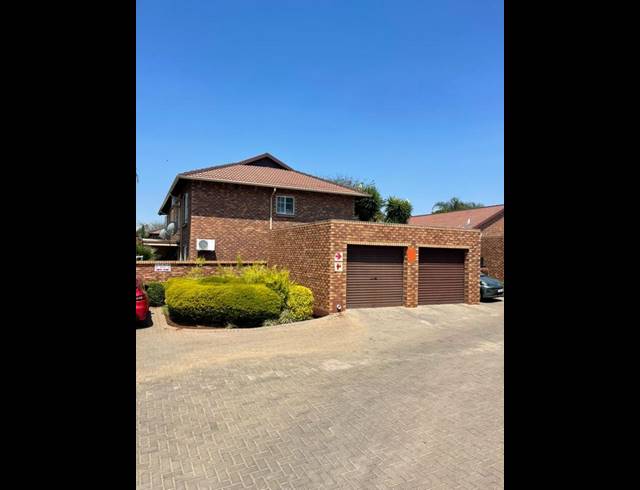 4 BEDROOM TOWNHOUSE FOR SALE IN MONTANA